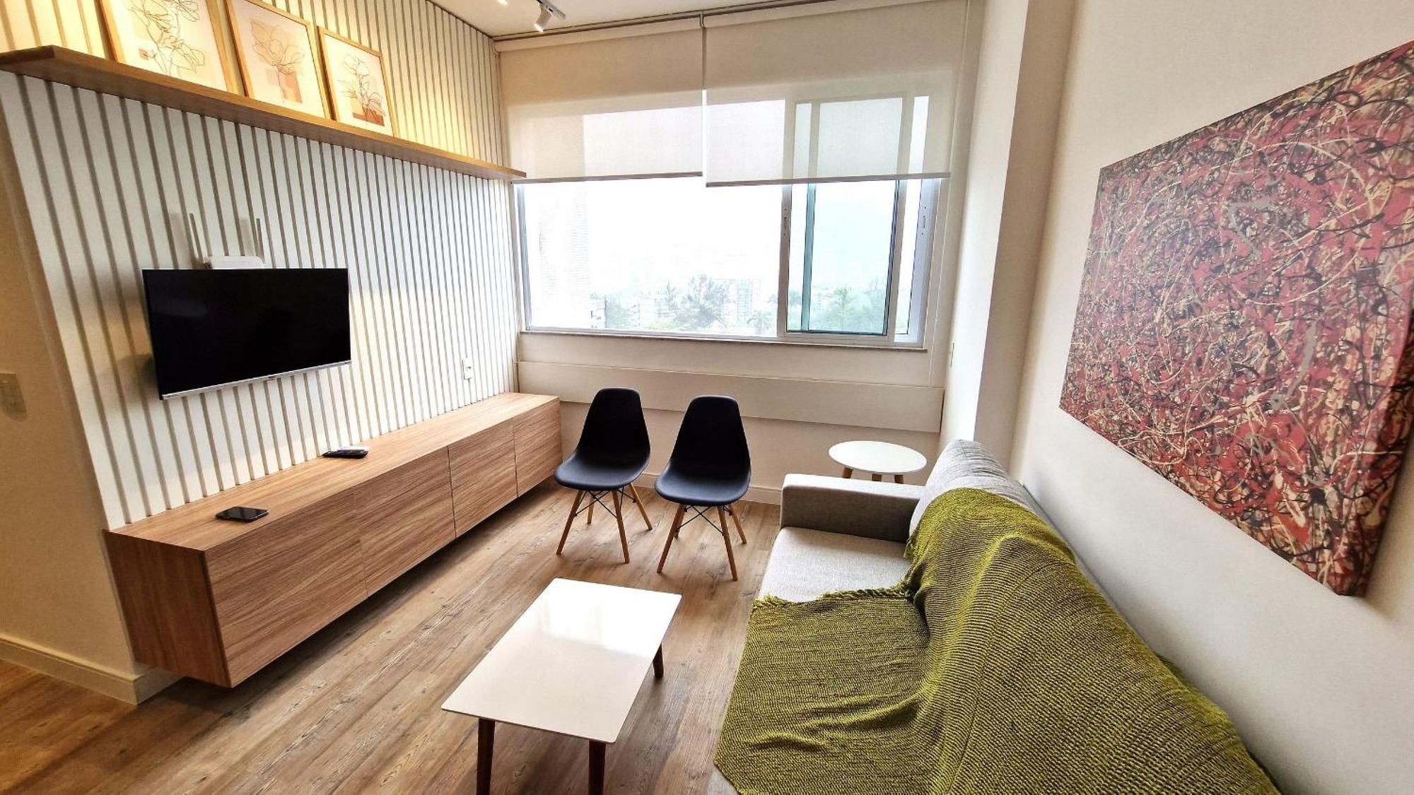 Apartamento Recem Reformado No Ponto Do Leblon *