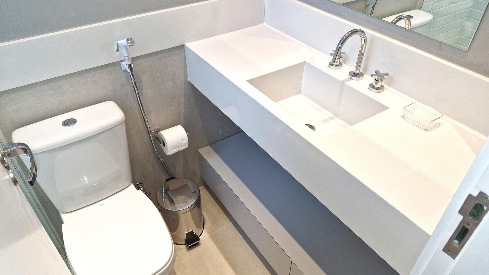 Recem Reformado No Ponto Do Leblon Apartamento *